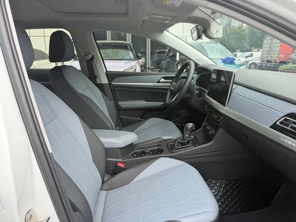 Volkswagen Lavida — миниатюра 7