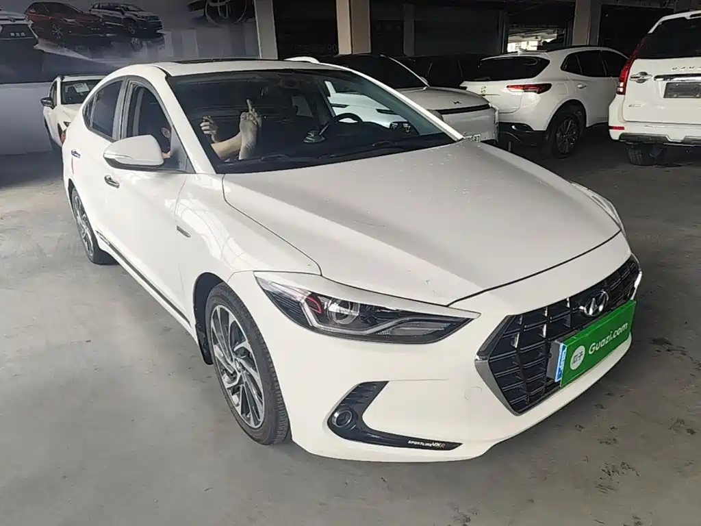 Hyundai Elantra — миниатюра 4
