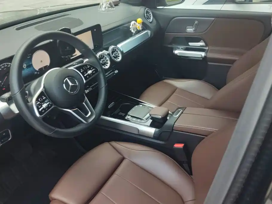 Mercedes-Benz GLB — миниатюра 12