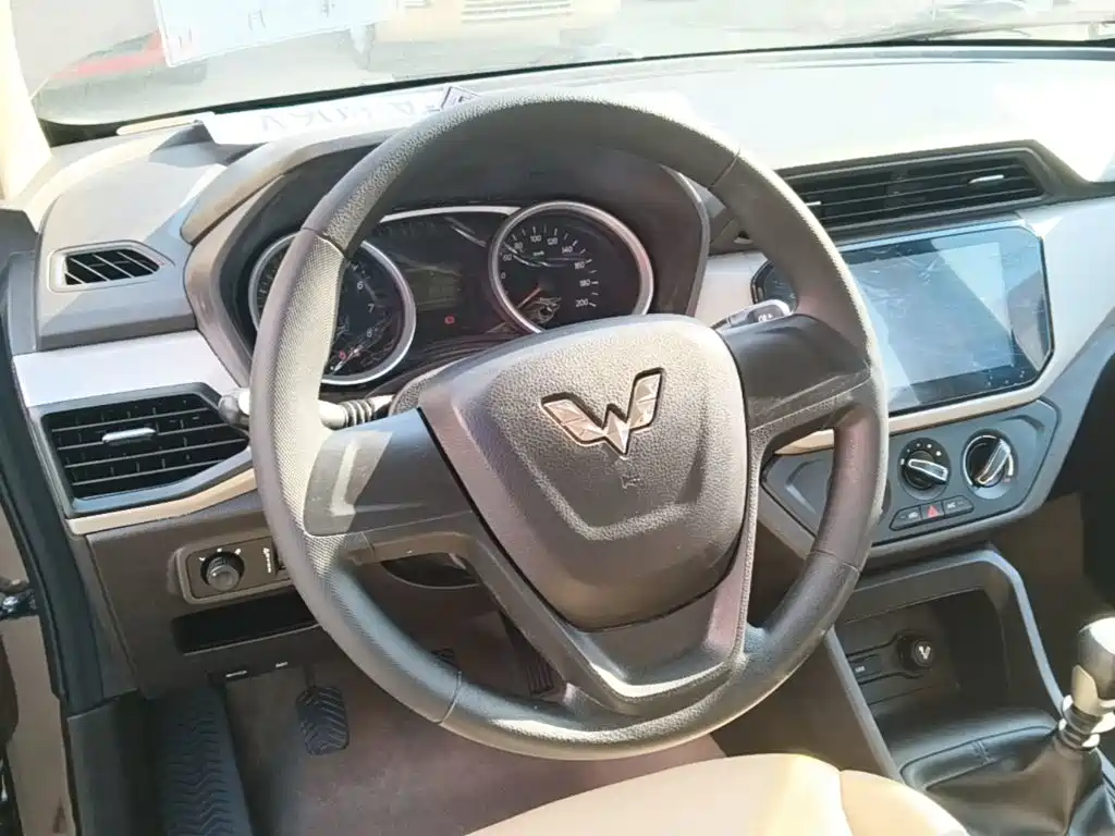 Wuling Hongguang — миниатюра 11
