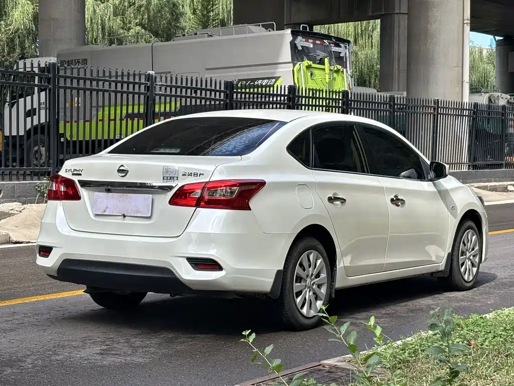 Nissan Sylphy — миниатюра 6