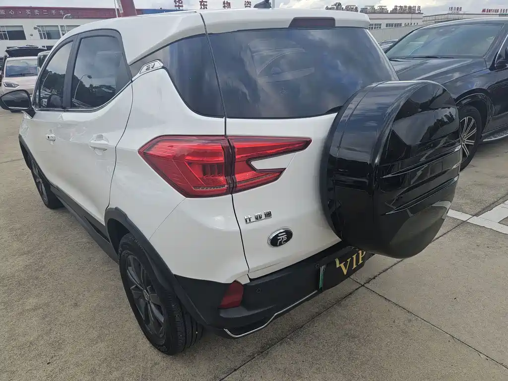 BYD Yuan EV — миниатюра 10