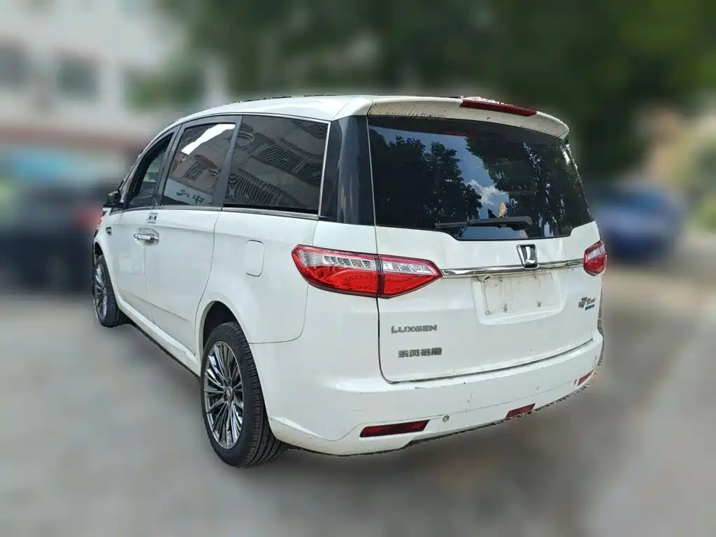 Luxgen Big 7 MPV — миниатюра 4