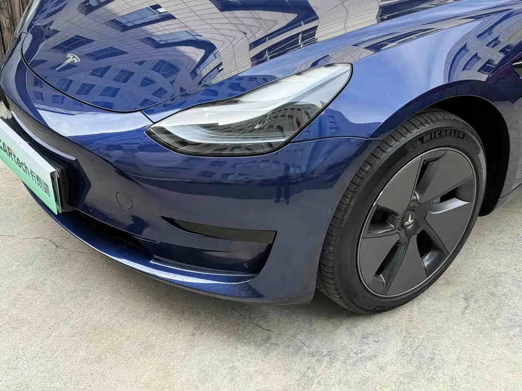 Tesla Model 3 — миниатюра 5
