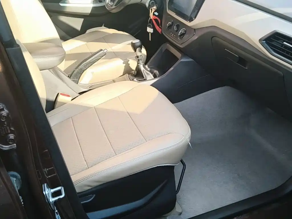 Wuling Hongguang — миниатюра 25
