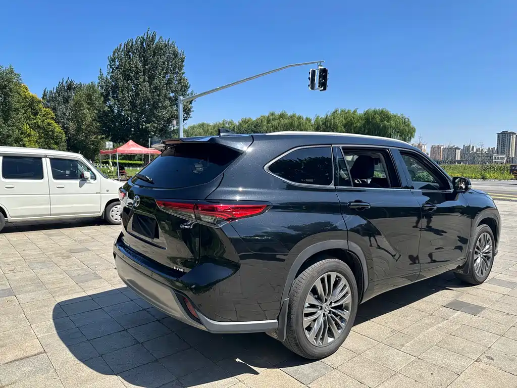 Toyota Highlander — миниатюра 9