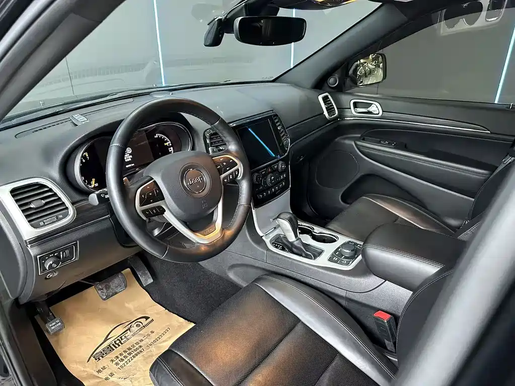 Jeep Grand Cherokee (Import) — миниатюра 11