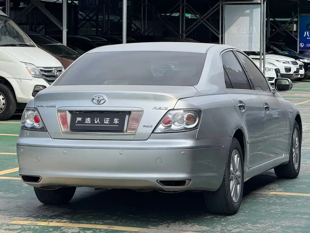 Toyota Reiz — миниатюра 6