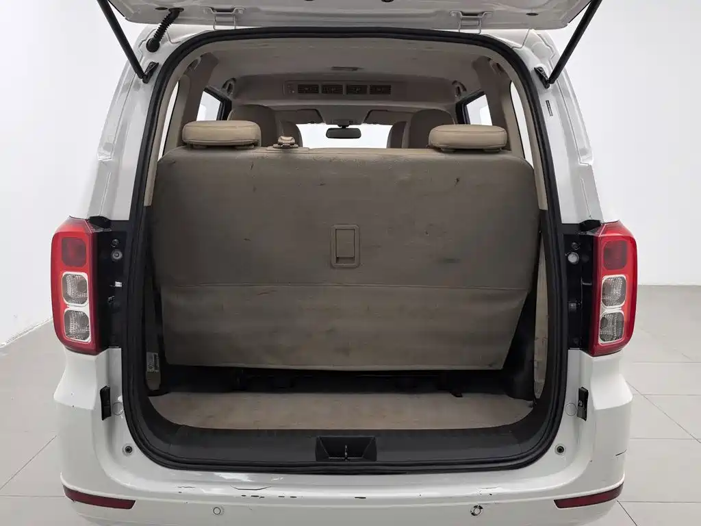 Wuling Hongguang — миниатюра 16