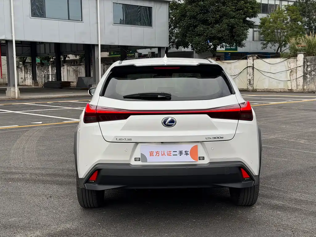 Lexus UX New Energy — миниатюра 11