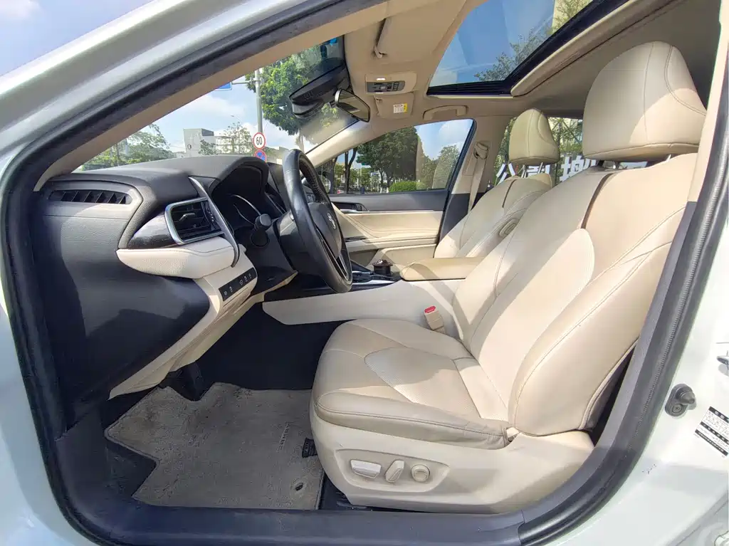 Toyota Camry — миниатюра 6