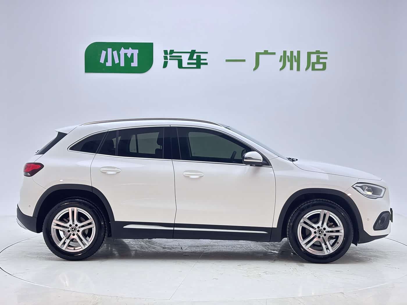 Mercedes-Benz GLA 1.3 л 2022 г. Белый, пробег 22000 км