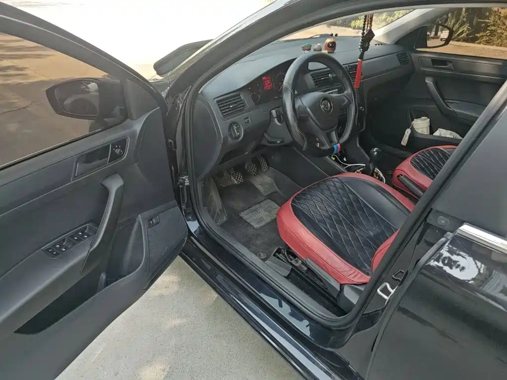 Volkswagen Santana — миниатюра 12