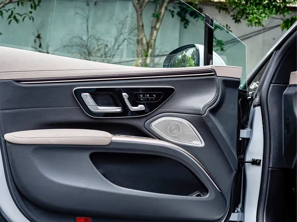 Mercedes-Benz EQS — миниатюра 15