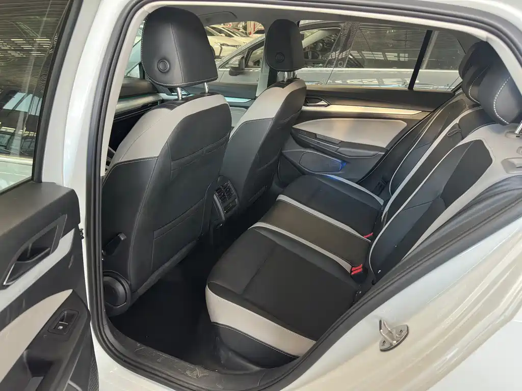 Volkswagen Golf — миниатюра 9