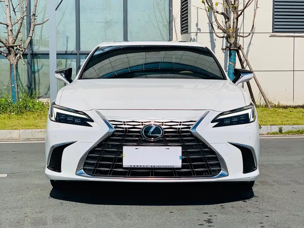 Lexus ES — миниатюра 2