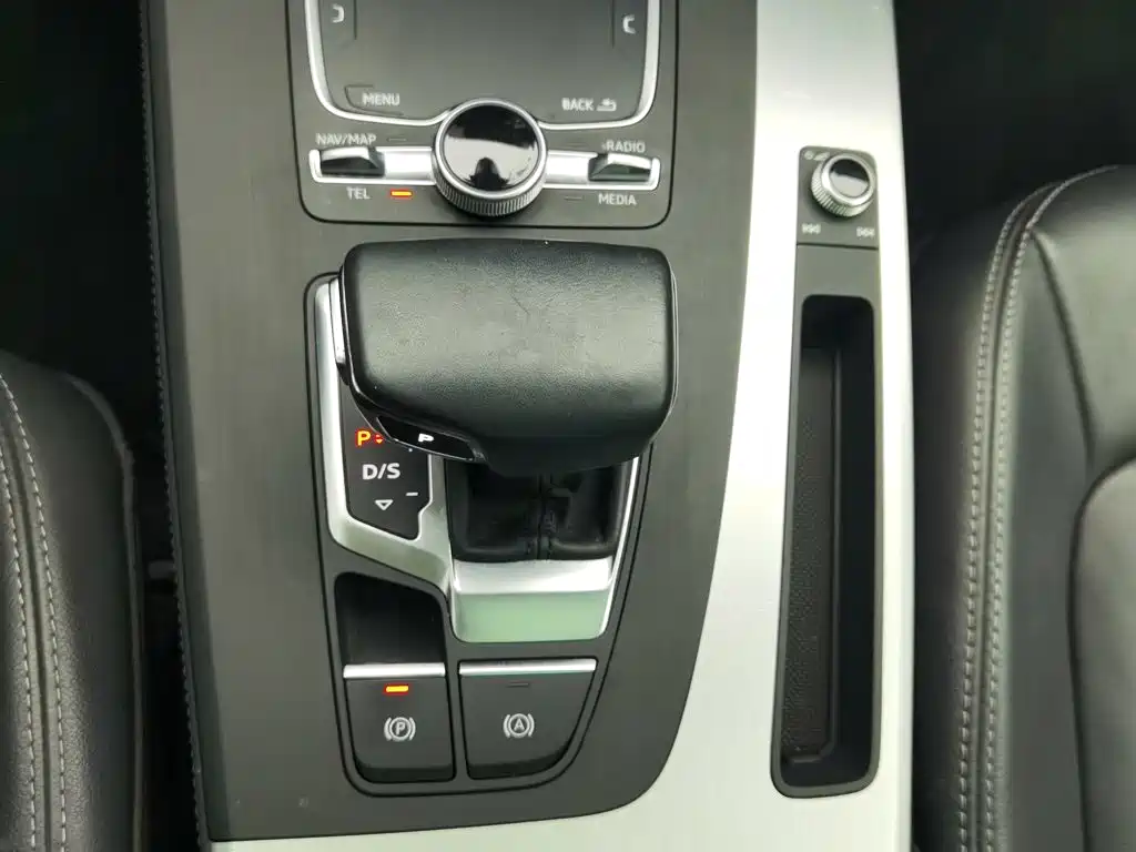 Audi Q5L — миниатюра 13