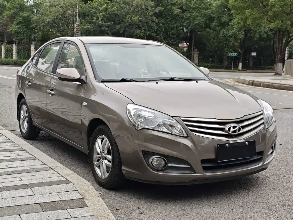 Hyundai Elantra — миниатюра 3