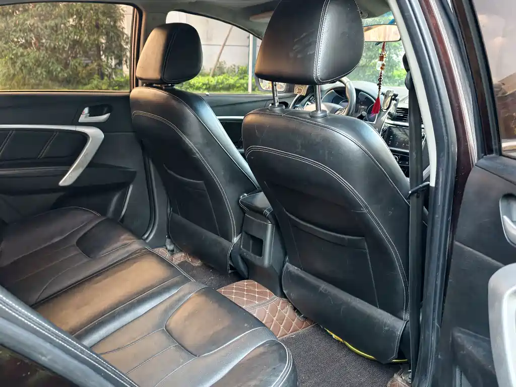 Geely Emgrand — миниатюра 13