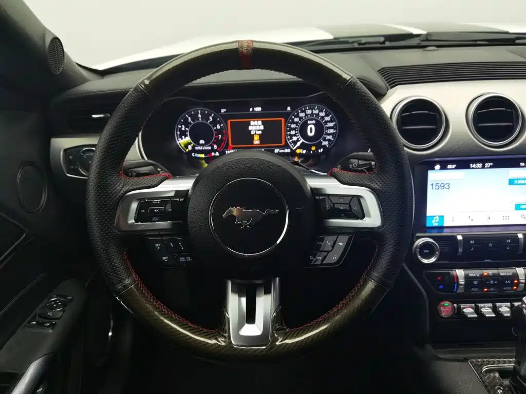Ford Mustang — миниатюра 11