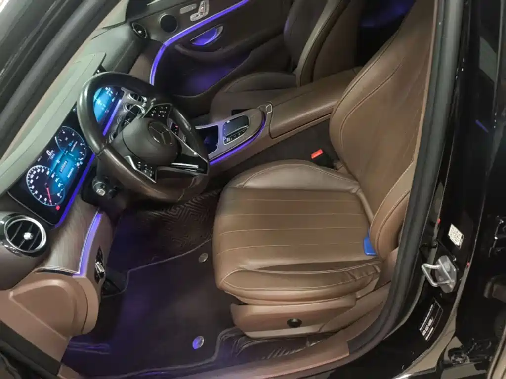 Mercedes-Benz E-Class — миниатюра 15