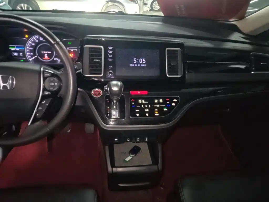 Honda Elysion — миниатюра 13