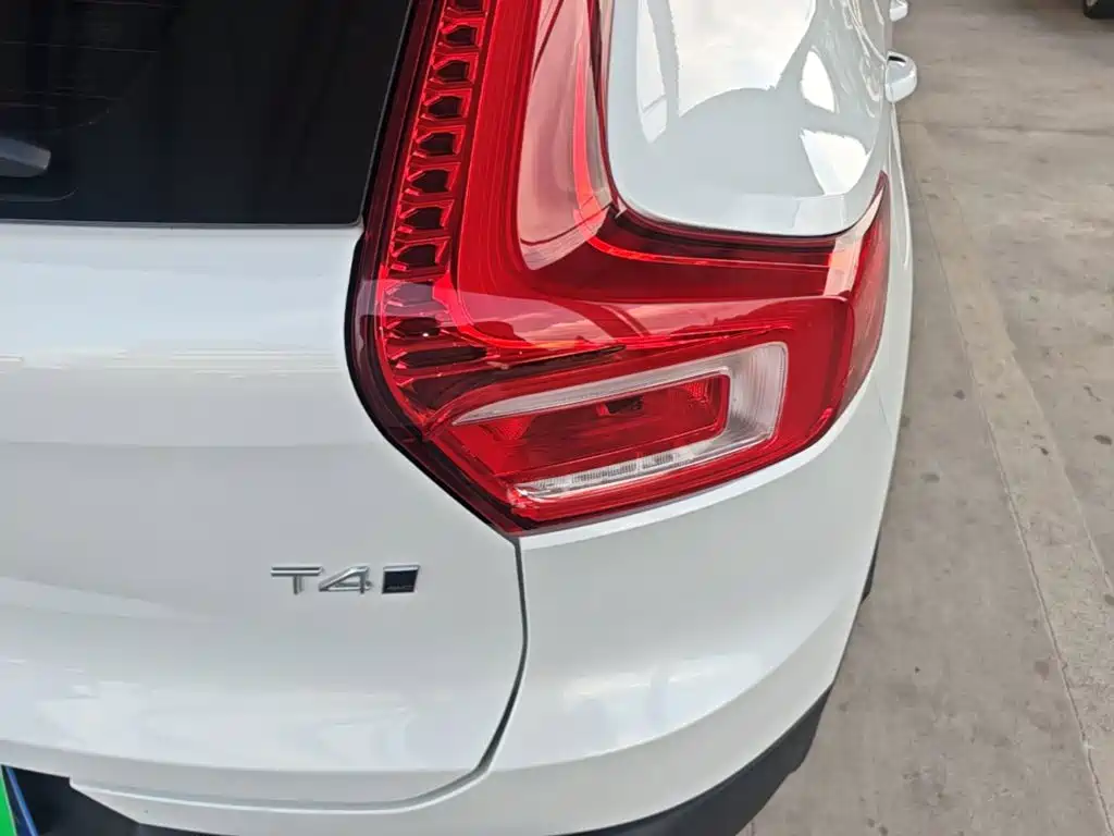 Volvo XC40 — миниатюра 8
