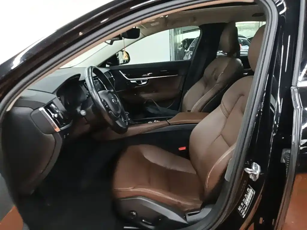Volvo S90 — миниатюра 15