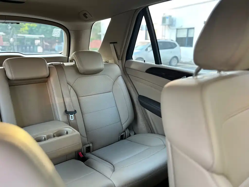 Mercedes-Benz M-Class — миниатюра 43