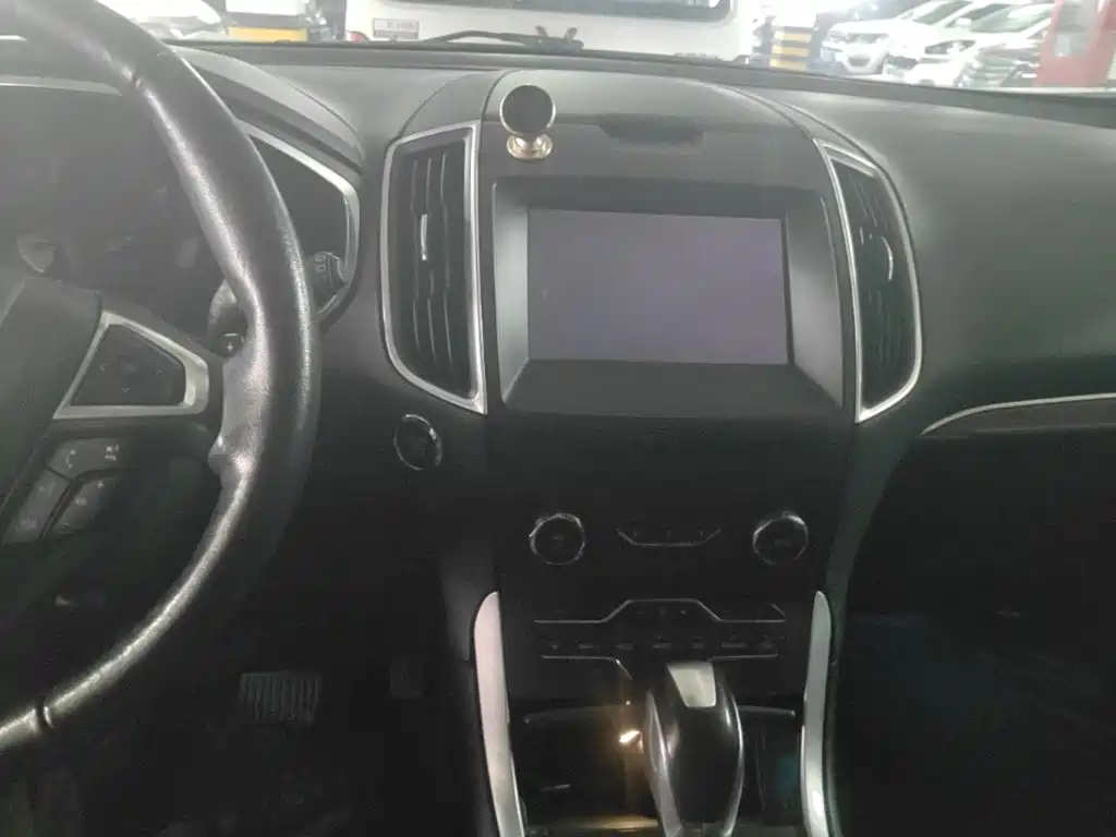 Ford Edge — миниатюра 5