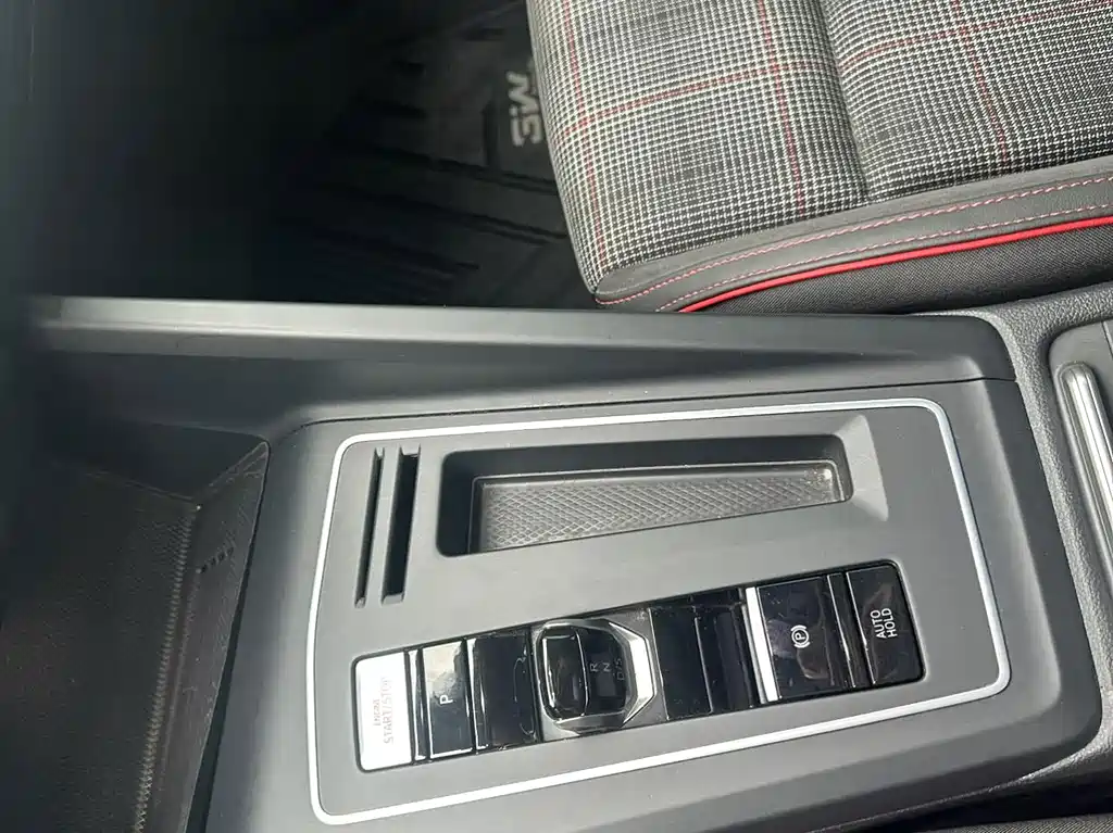 Volkswagen Golf GTI — миниатюра 6
