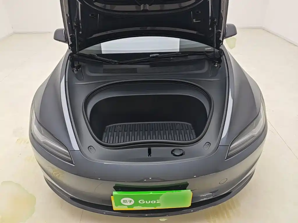 Tesla Model 3 — миниатюра 20