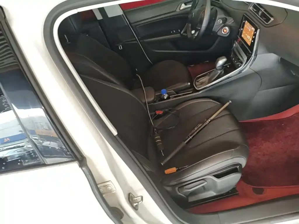 Peugeot 308 — миниатюра 25