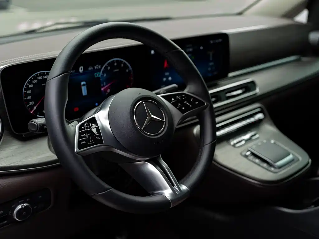 Mercedes-Benz V-Class — миниатюра 7