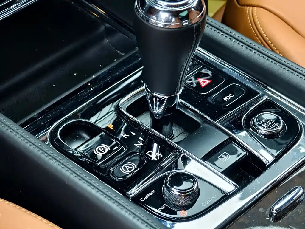 Bentley Mulsanne - фото 10