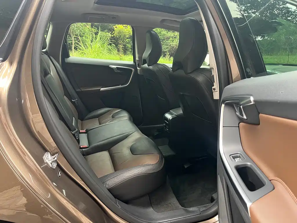 Volvo XC60 — миниатюра 9