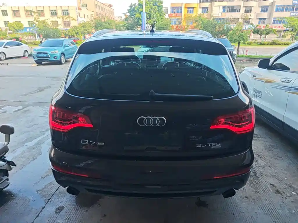 Audi Q7 — миниатюра 6