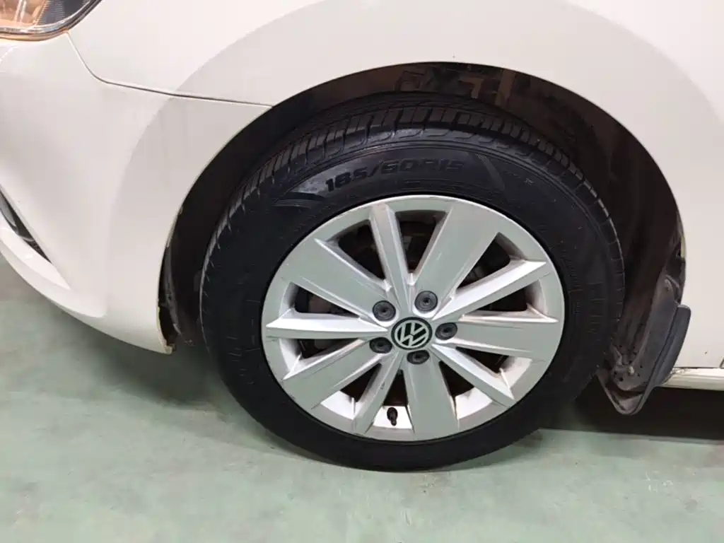 Volkswagen Jetta — миниатюра 23