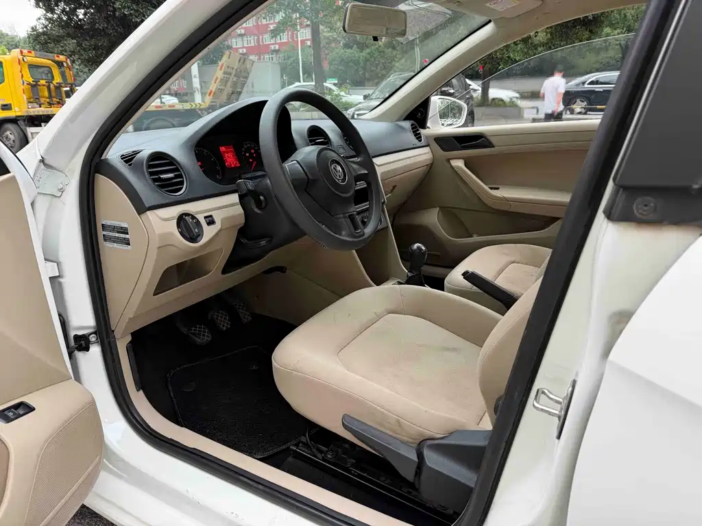 Volkswagen Jetta — миниатюра 8