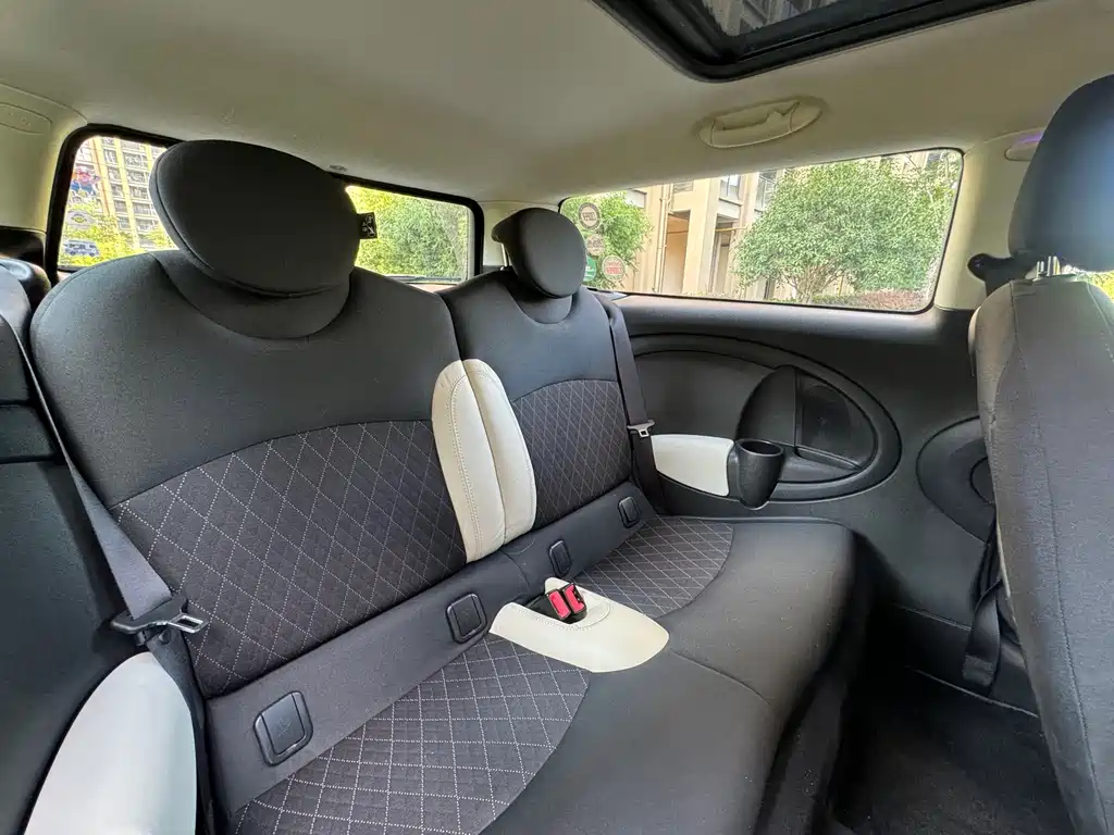 MINI Mini Clubman — миниатюра 9