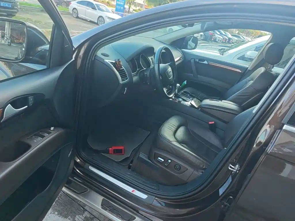 Audi Q7 — миниатюра 16
