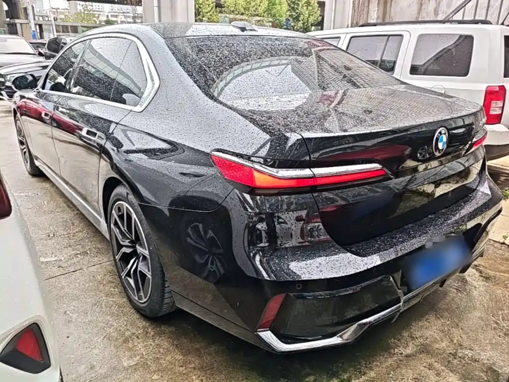 BMW 7 Series — миниатюра 5