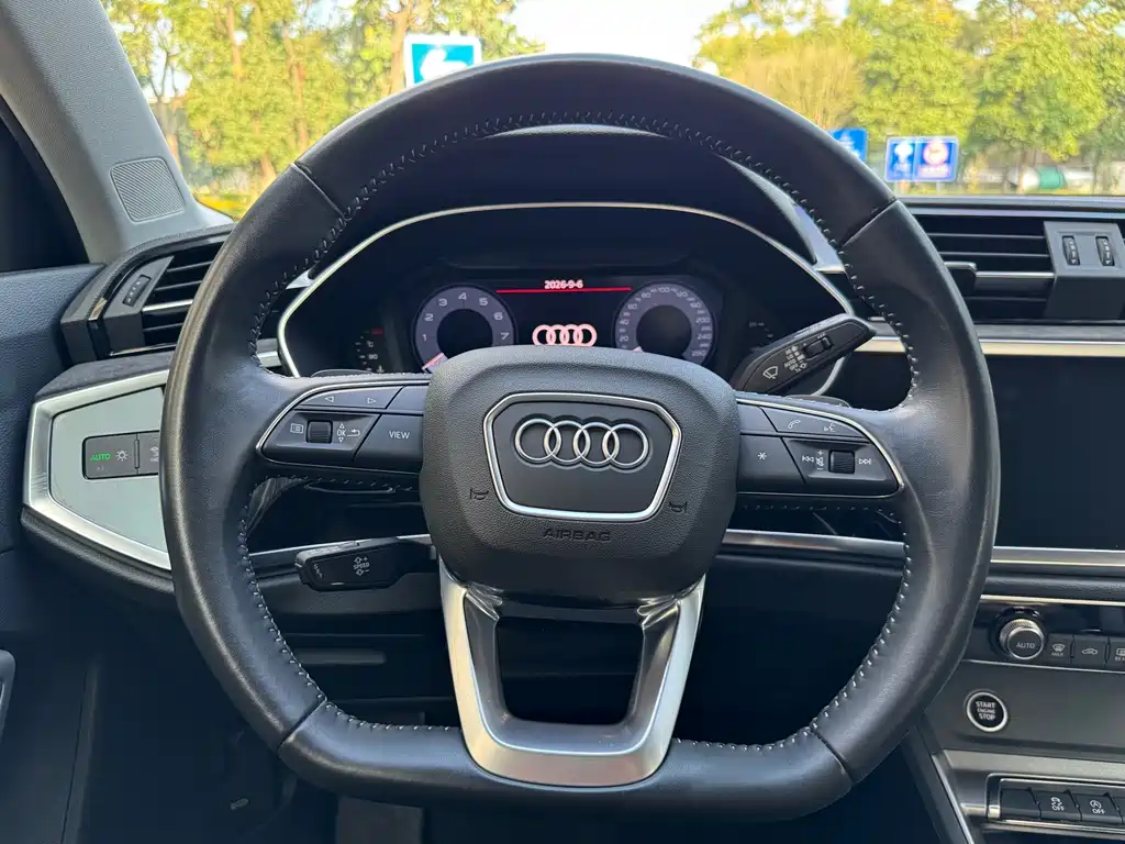 Audi Q3 — миниатюра 12