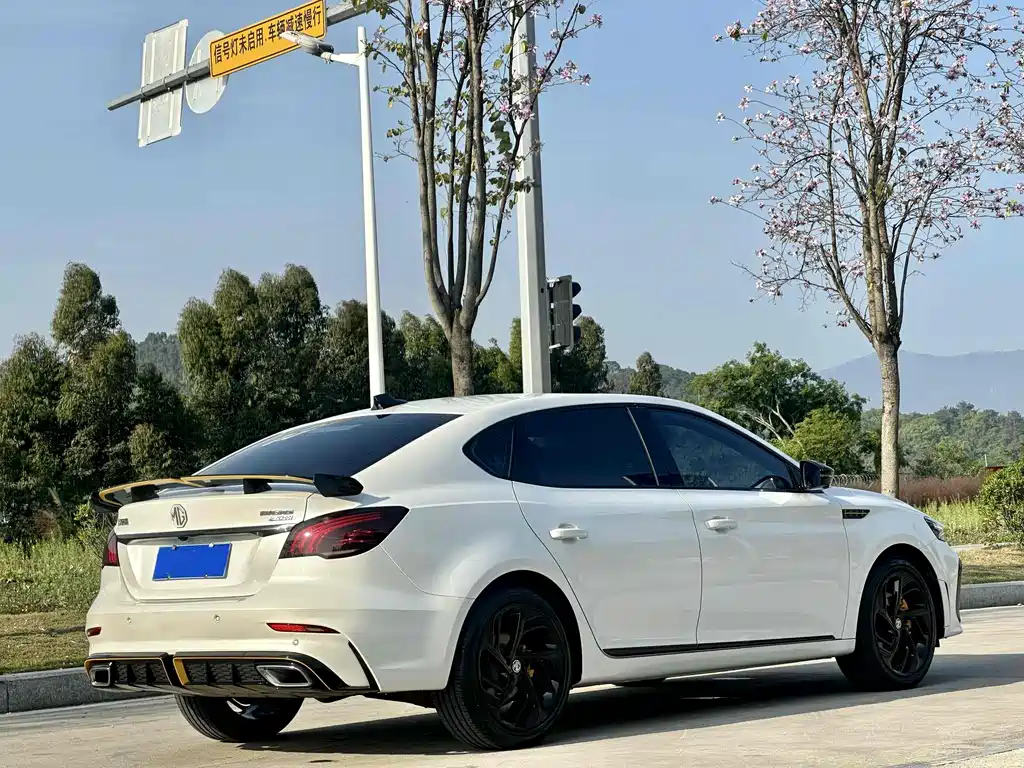 MG MG6 — миниатюра 10