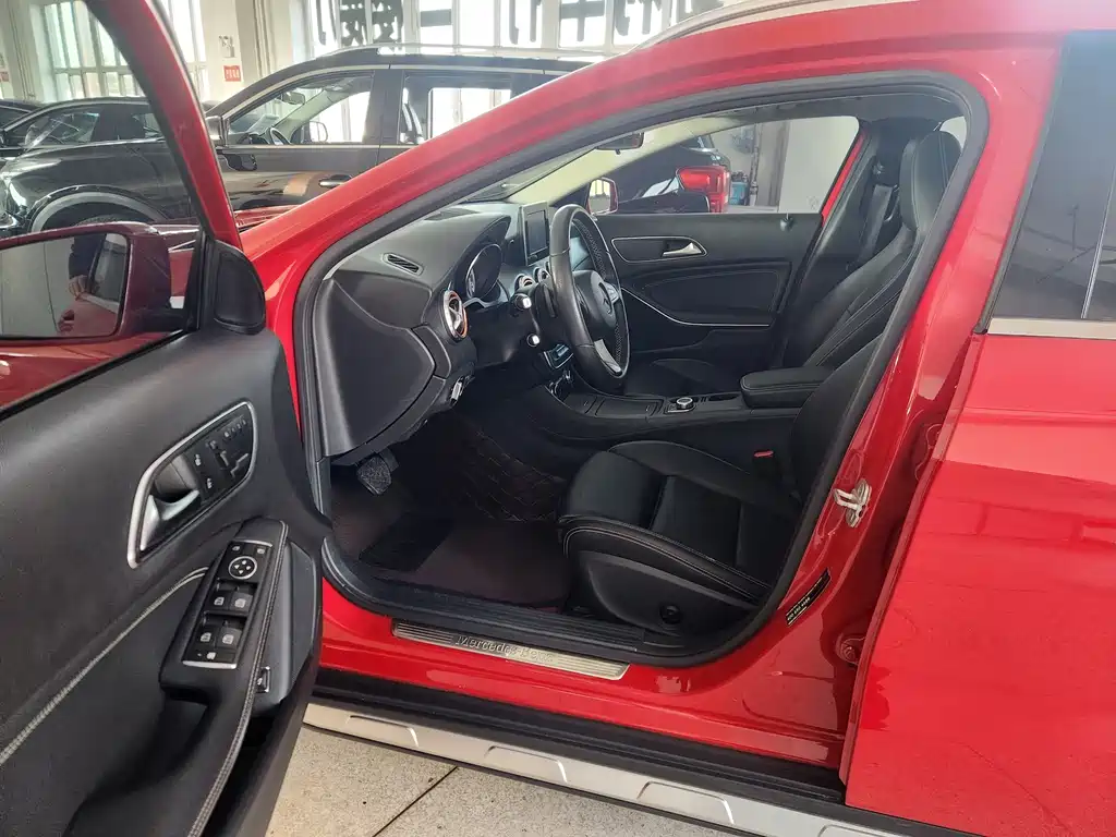 Мерседес-БенцGLA 2017 GLA 200 Динамичный Мерседес-БенцGLA 2017 GLA 200 Динамичный