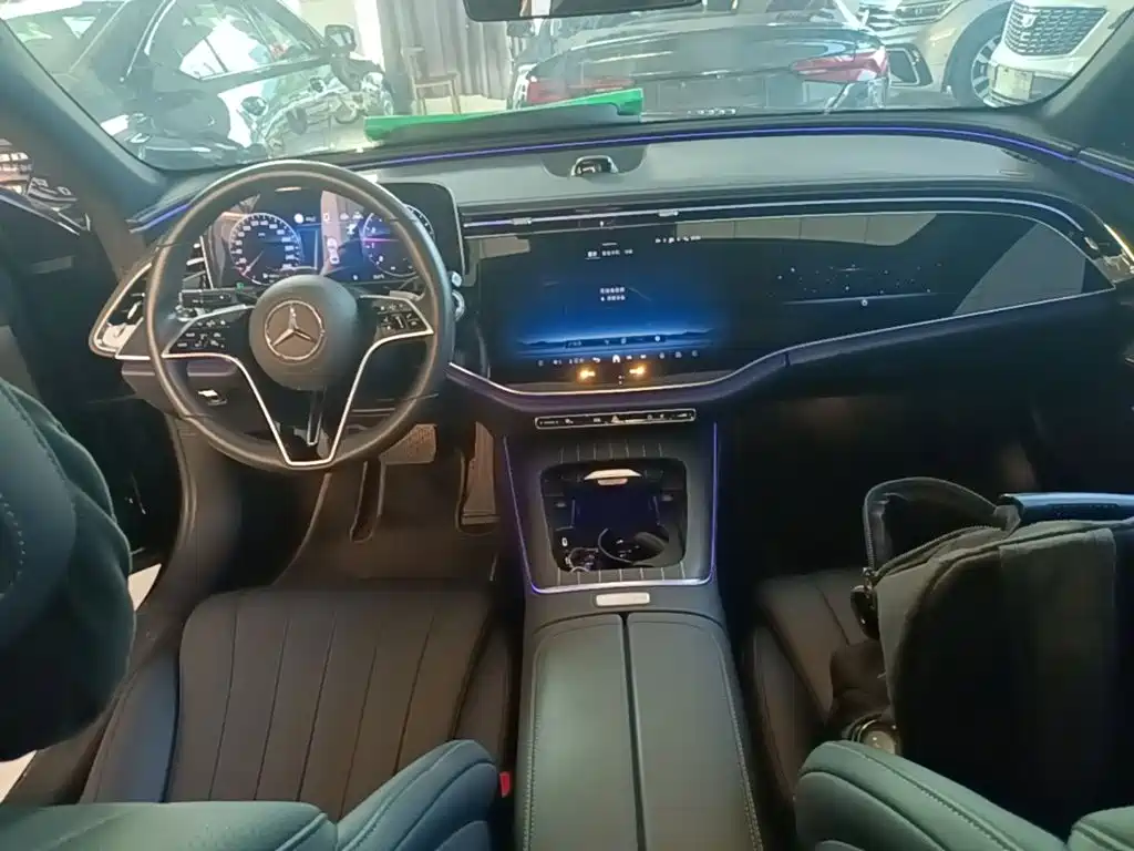 Mercedes-Benz E-Class — миниатюра 10