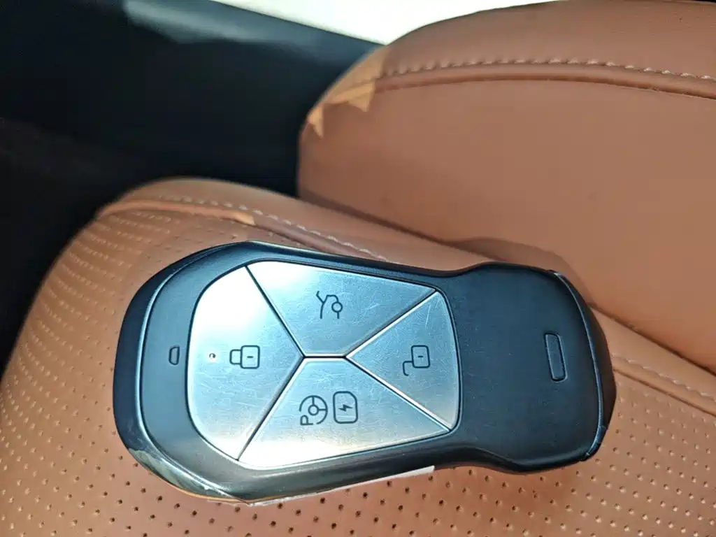 XPeng G9 — миниатюра 9