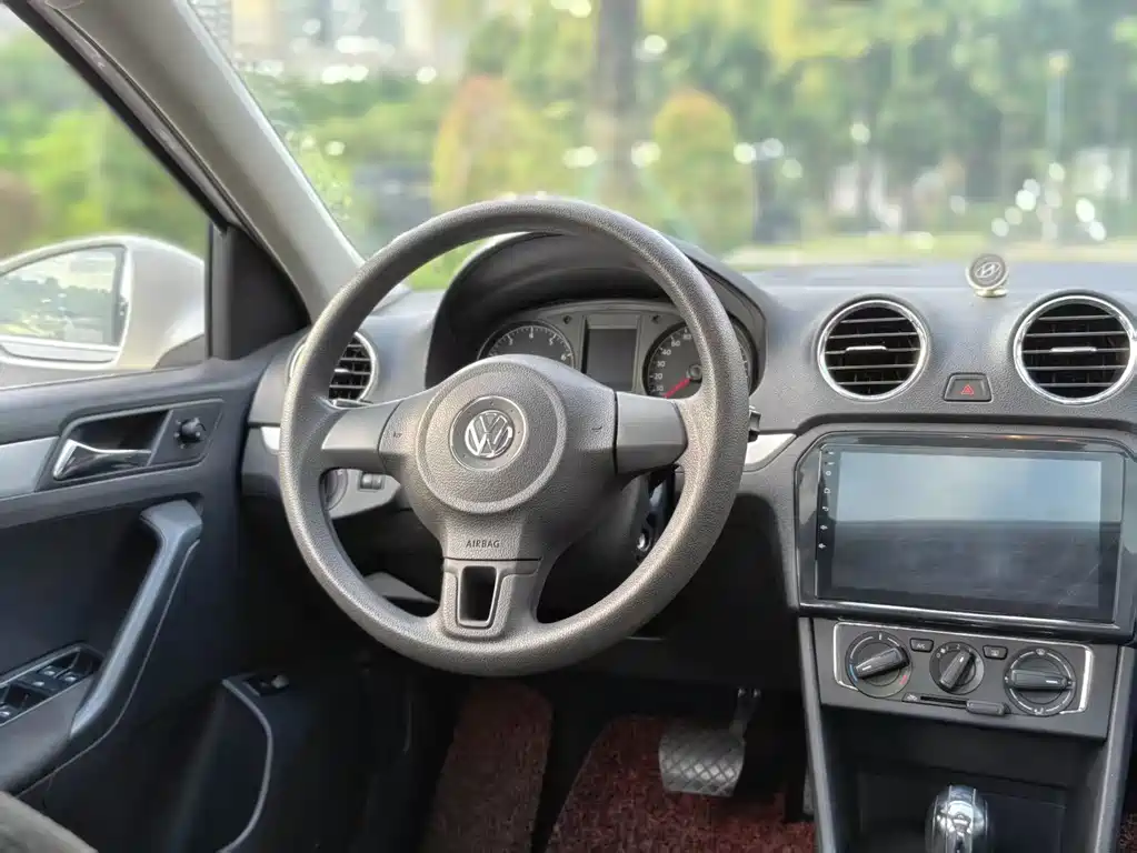 Volkswagen Jetta — миниатюра 14