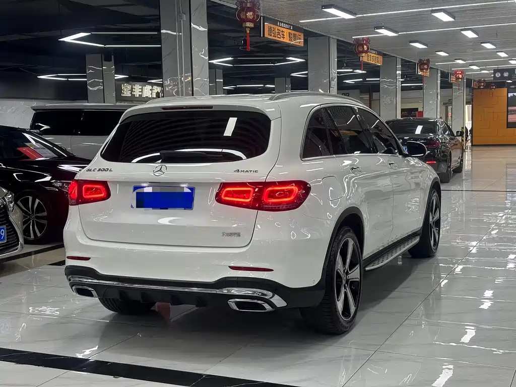 MERCEDES-BENZ GLC