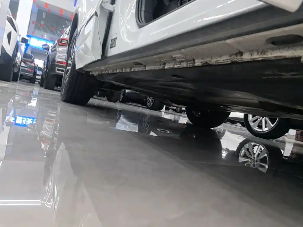 Volkswagen Tiguan L — миниатюра 21